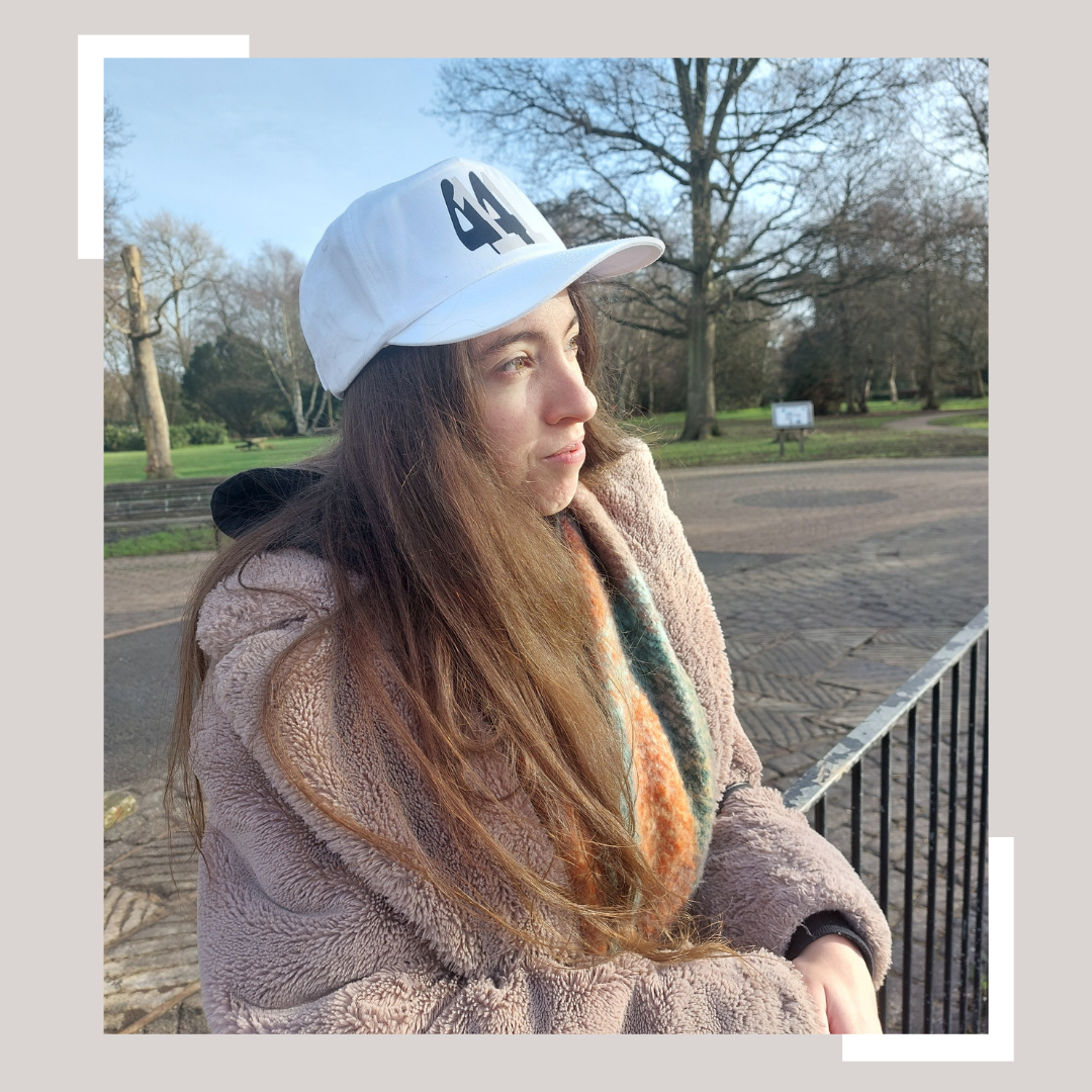 1144 'Basic' White Cap