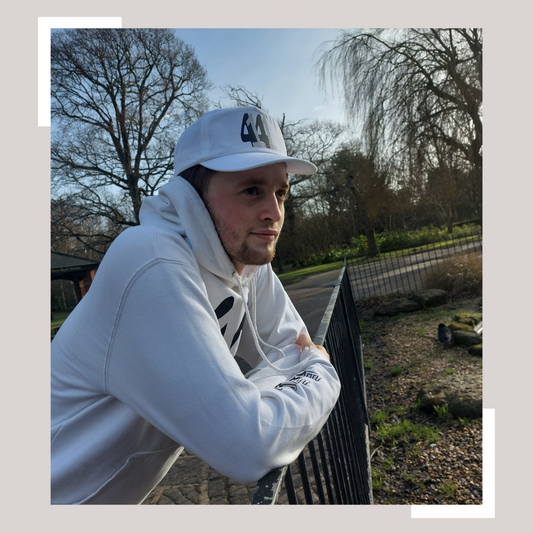 1144 'Basic' White Cap